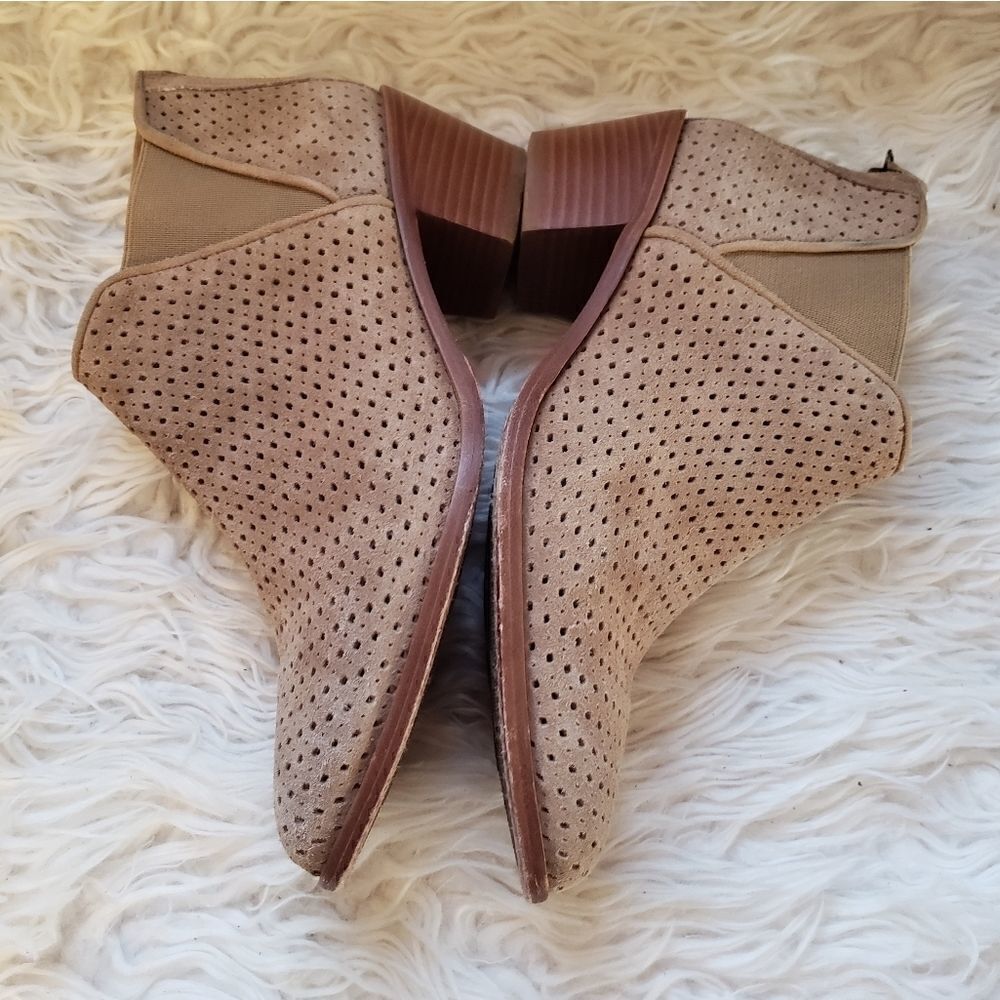 Sale-Trask Tisha Perf Bootie 7.5 - Picture 3 of 8